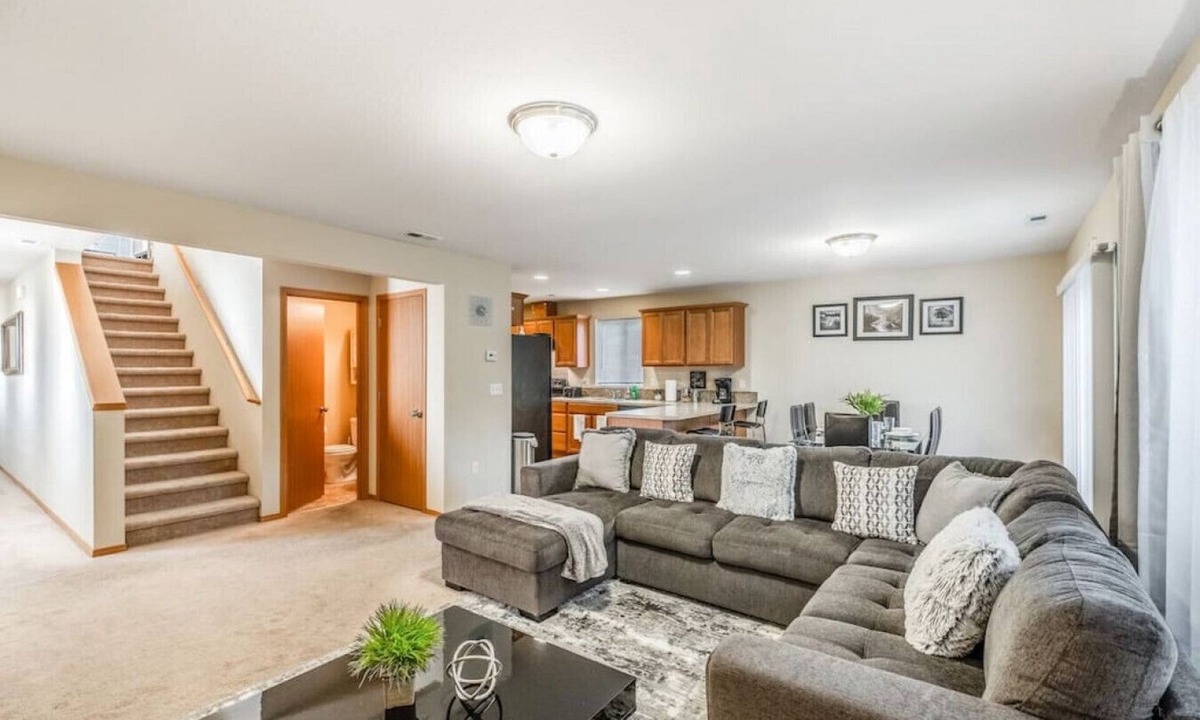 Holly Cottage | Serenity in Prime Everett Craftsman Near Boeing!