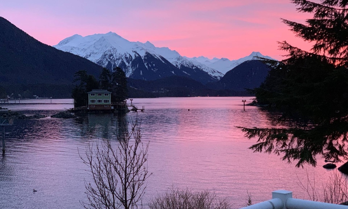 Sitka House | Sitka Oceanfront Two-Story Townhome- 3bedroom/2.5 bath