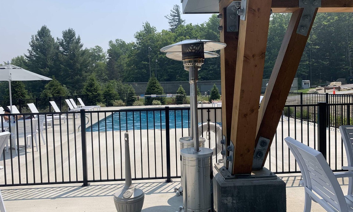 West Dover Condo | Ski-in/Ski-out Condo with central air -Seasons on Mt. Snow