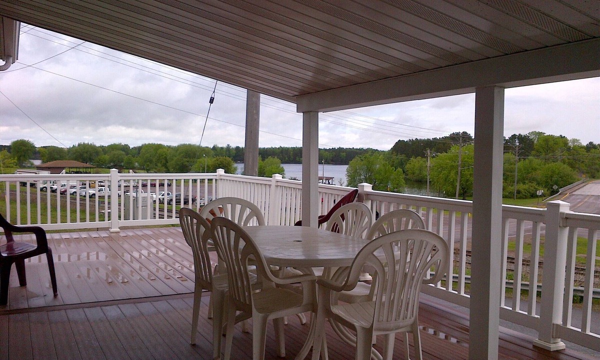 Phillips Condo | Spacious 3bdrm condo with spacious deck for you to enjoy the beautiful lake view