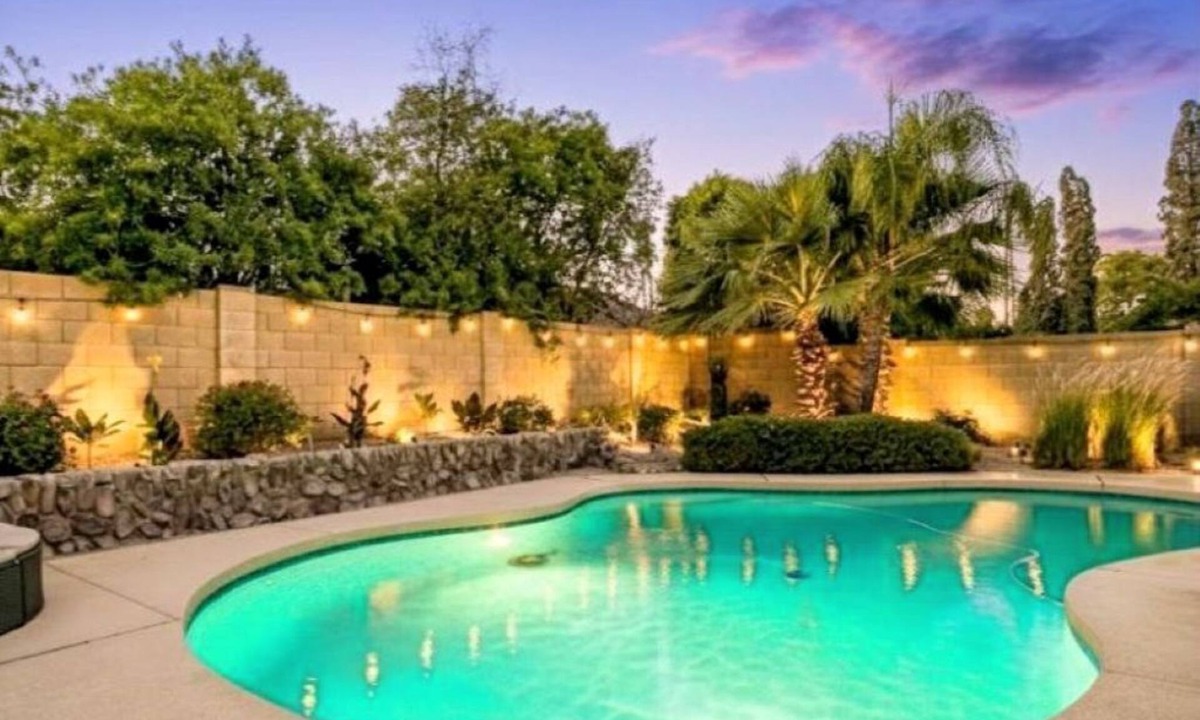 Covey House | Spacious 5-bedroom house with WiFi, AC in fantastic Scottsdale