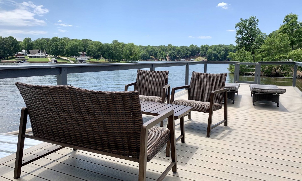 Bracey House | Spacious Lakefront Home, Amazing Views, Nice Dock, Sleeps 20 comfortably-Private