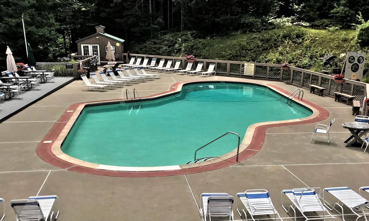 Wilmington House | Spacious Vacation home in Chimney Hill near Mt Snow