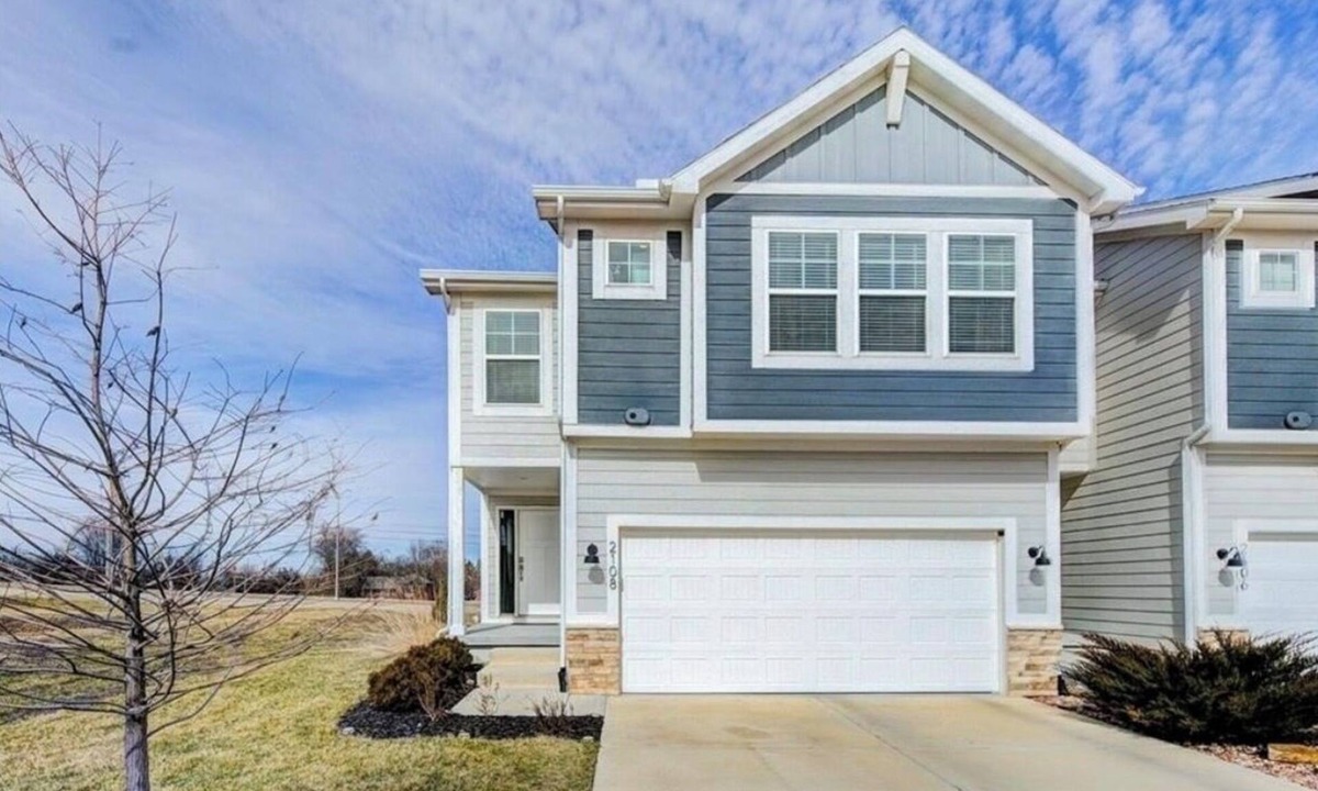 Lee's Summit House | Specious 3-bedroom townhome with AC in Lee's Summit