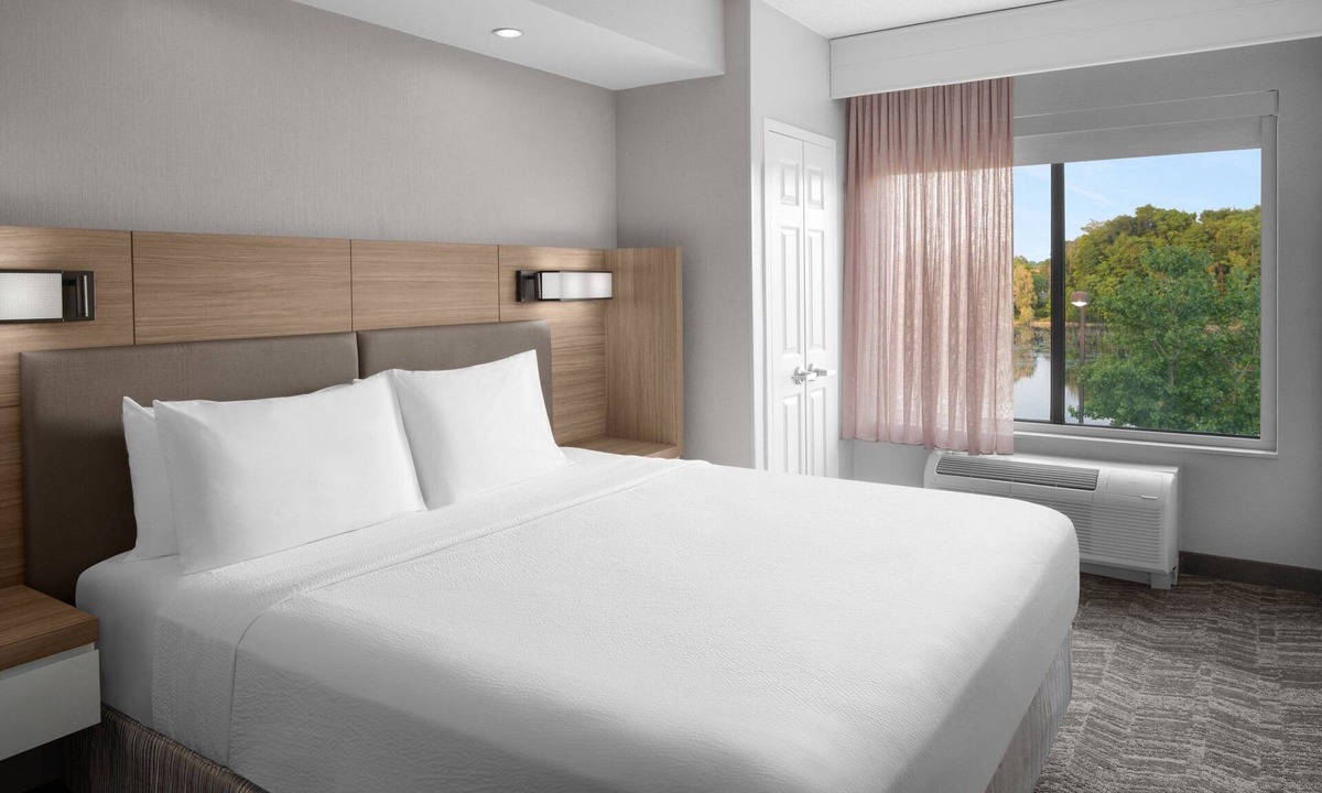Grand Rapids Hotel | SpringHill Suites Grand Rapids Airport Southeast