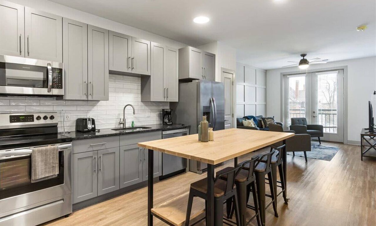 East Walnut HIlls Apartment | Stay Central! Modern Condo Near Entertainment