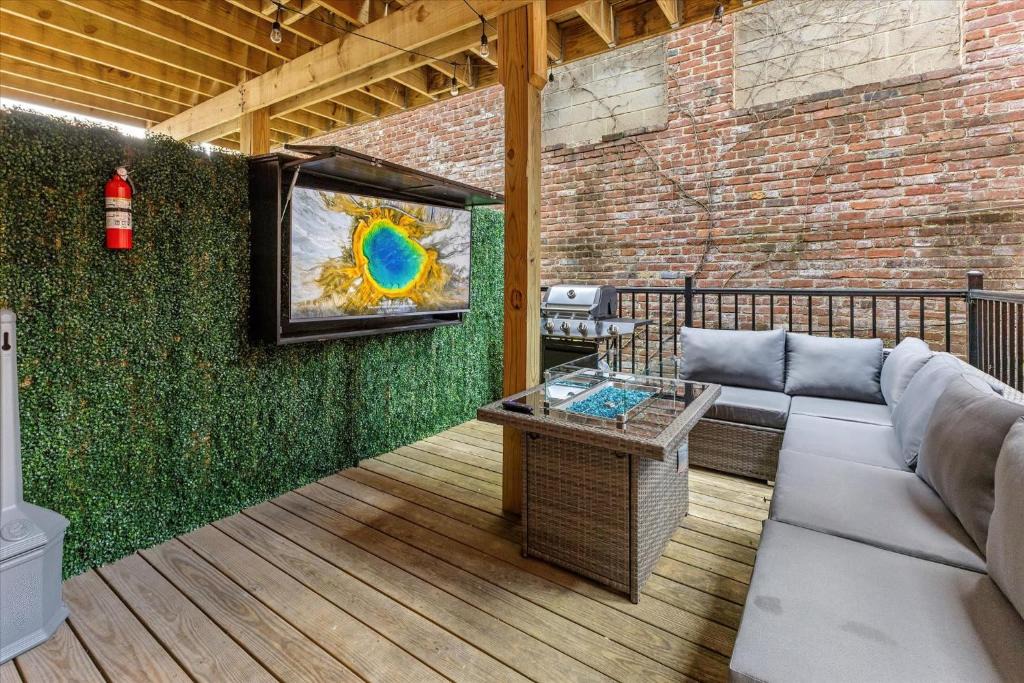Lockerbie Square Apartment | Steps away from Mass Ave Restaurants and Big Patio