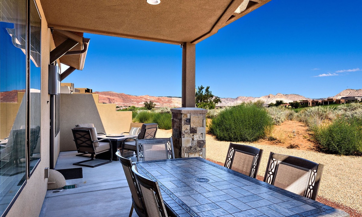 St. George Villa | Stunning Views on the 18th - 3BR w/Cozy Fire Pit