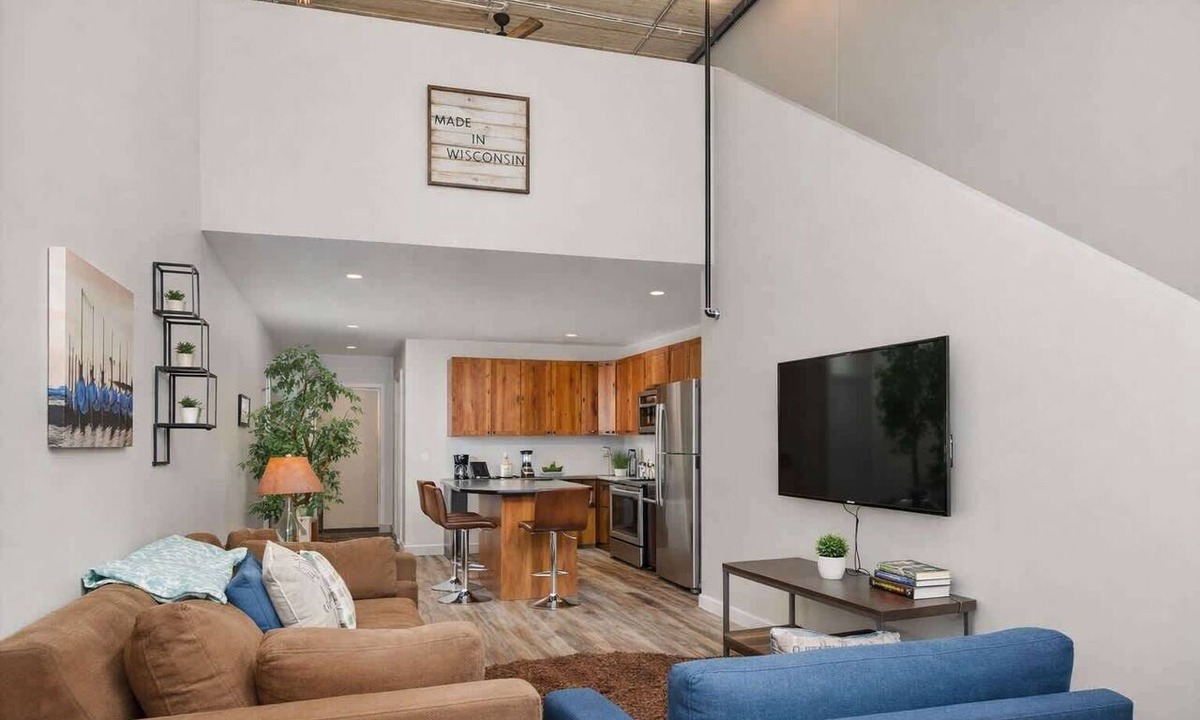 Appleton Condo | Stylish Condo Steps from Downtown Restaurants