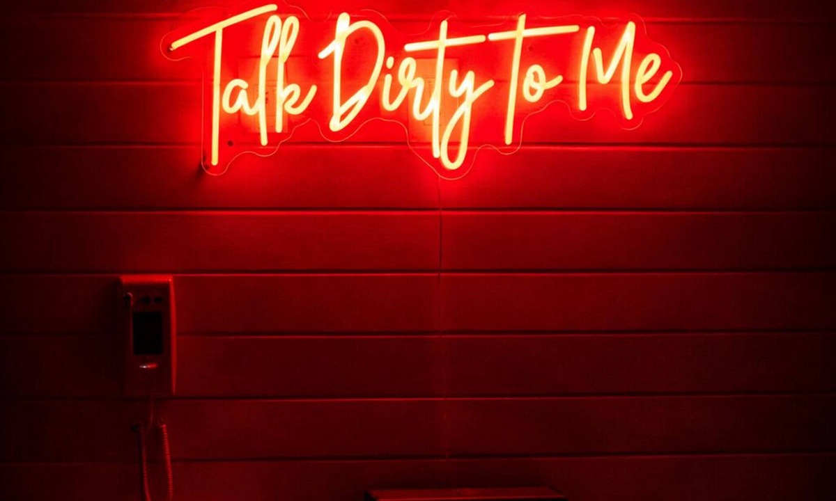 Pickens Cabin | Sugar & Spice Cabin: Seductive Adult Red Room Inspired with Hot Tub