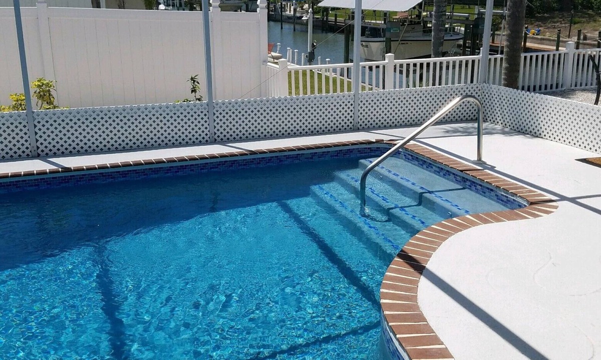 Grove City Cottage | Sunset View on Lemon Bay - Duplex property- Starfish Cottage. A couples get away