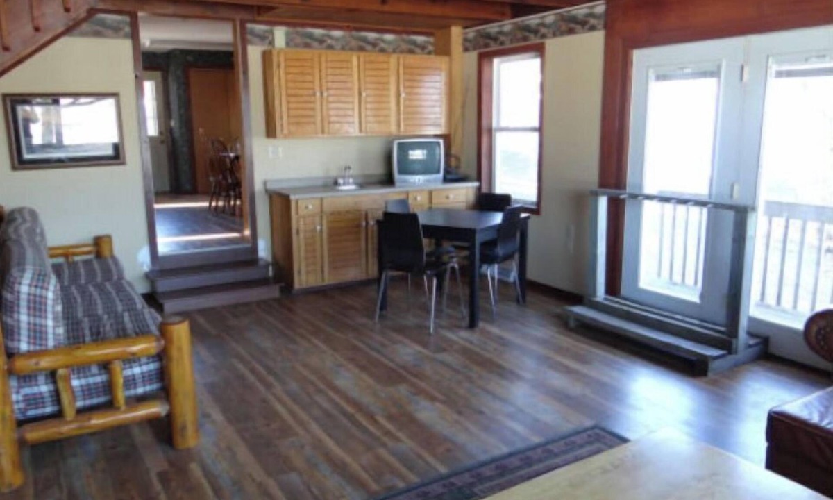 Brill Cabin | The Bears Den