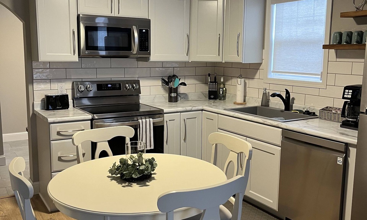 Eau Claire House | The Bungalow on State
