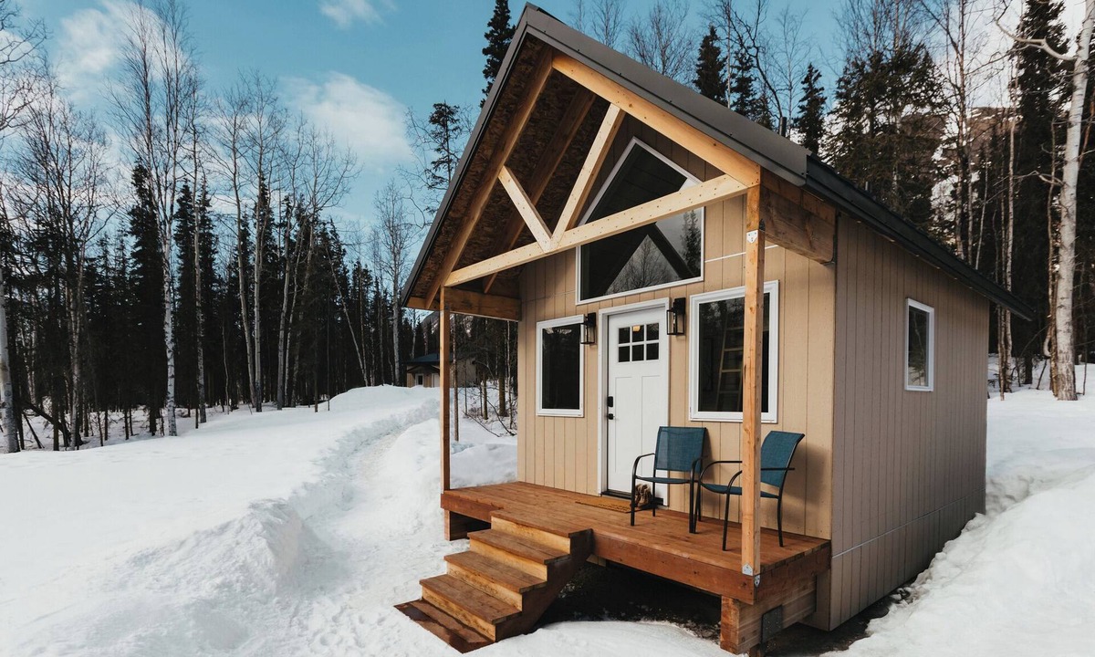 Chugiak Ski Chalet | The Mitre Chalet, a deluxe mountain-based retreat for 2 in Eklutna Valley
