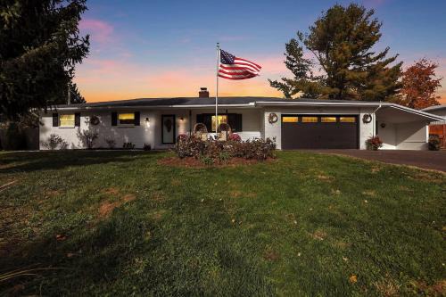 Etna House | The Nook on the Farm with Pool,Hot tub and Games