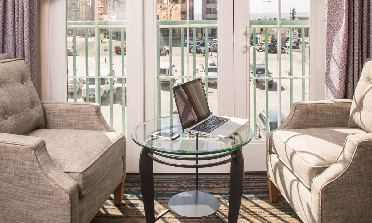 Downtown Anchorage Hotel | The Voyager Inn