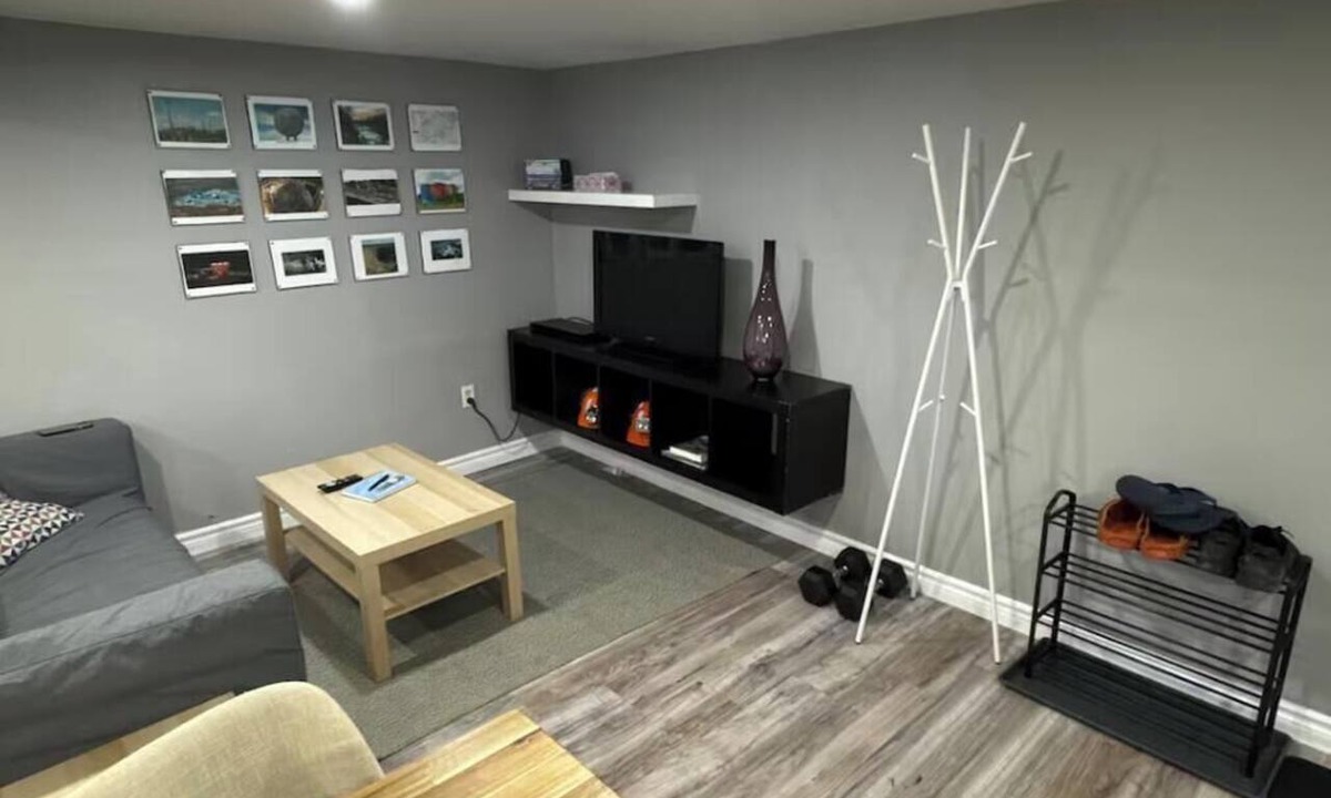 Coniston Apartment | Trans-Canada Stopover basement apartment with full kitchenand space.