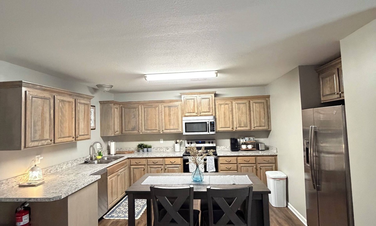 Warrensburg House | Tremendous 3-bedroom townhome with close to Cave Hollow Park in Warrensburg