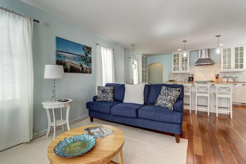 Harbor Springs Apartment | TWO36Main