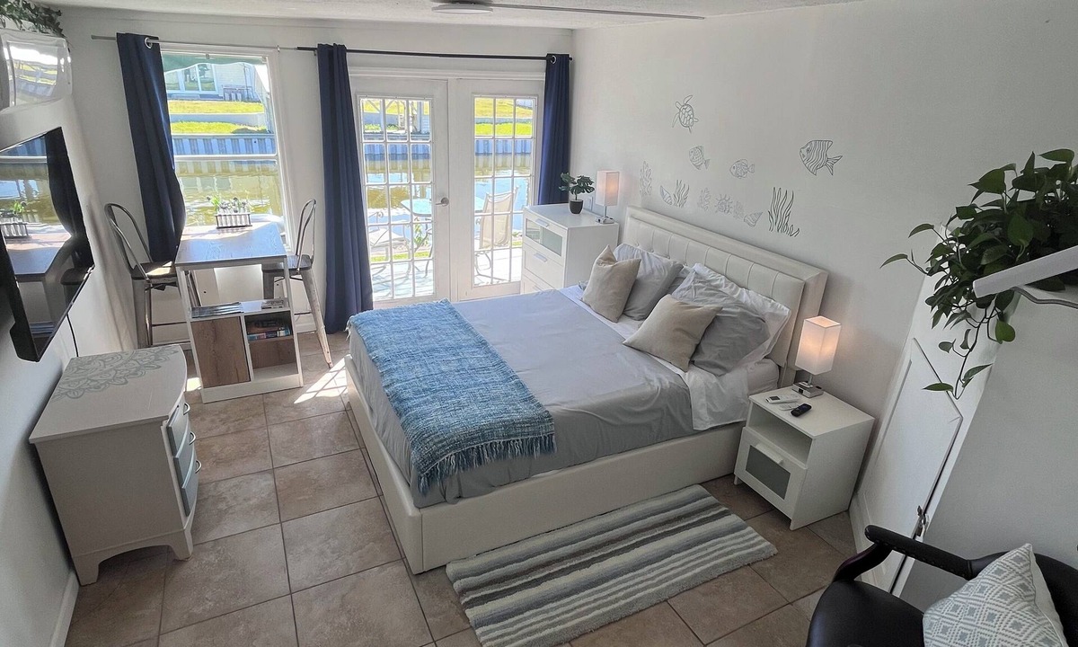 Okeechobee Cottage | Water view with quiet atmosphere