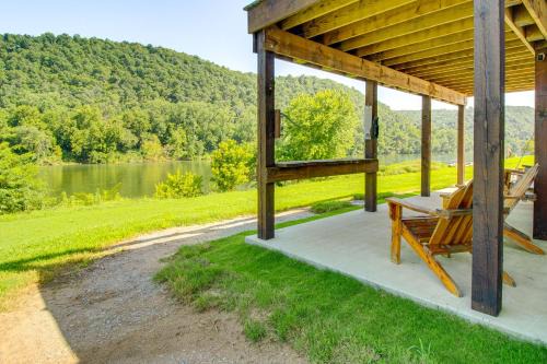 Mountain Home House | Waterfront Cabin on White River w/Deck + Patio!