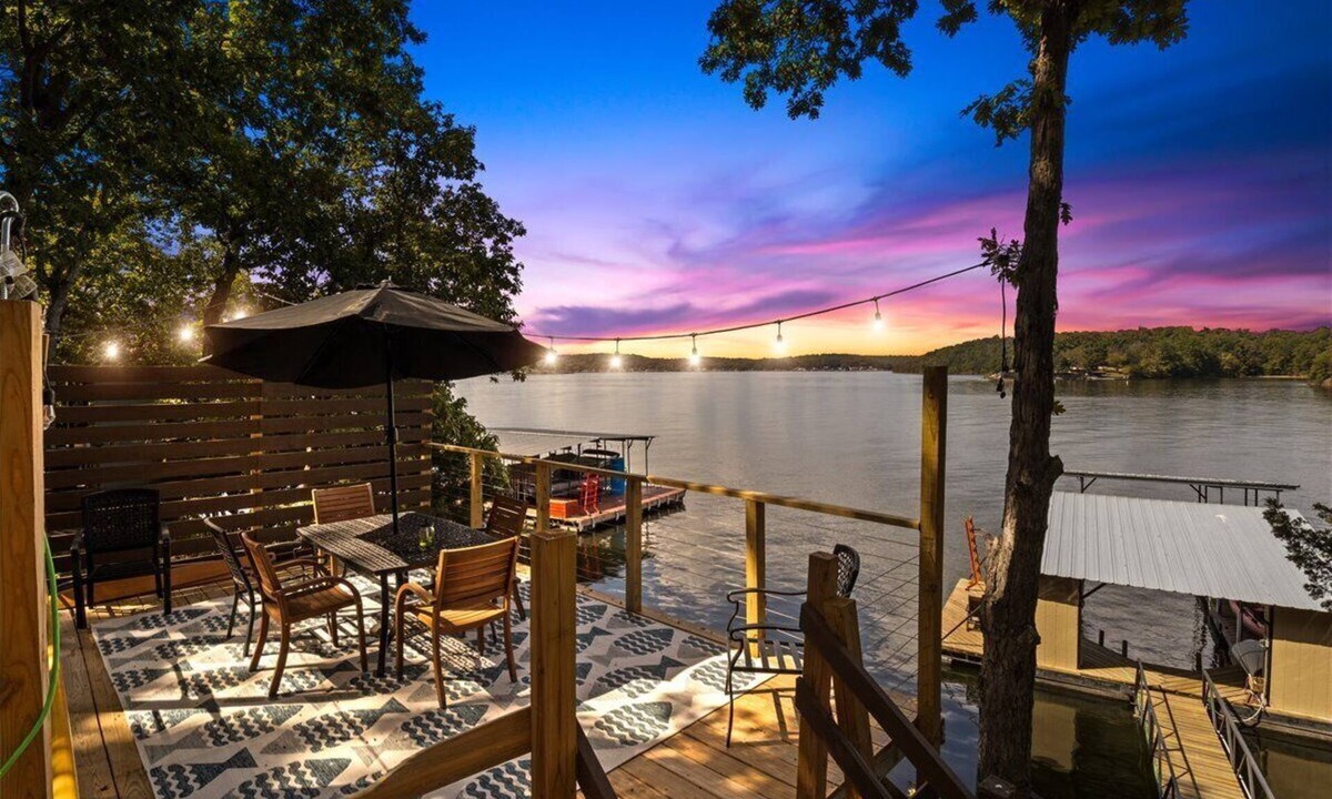 Rocky Mount House | Waterfront Home with Bunkhouse