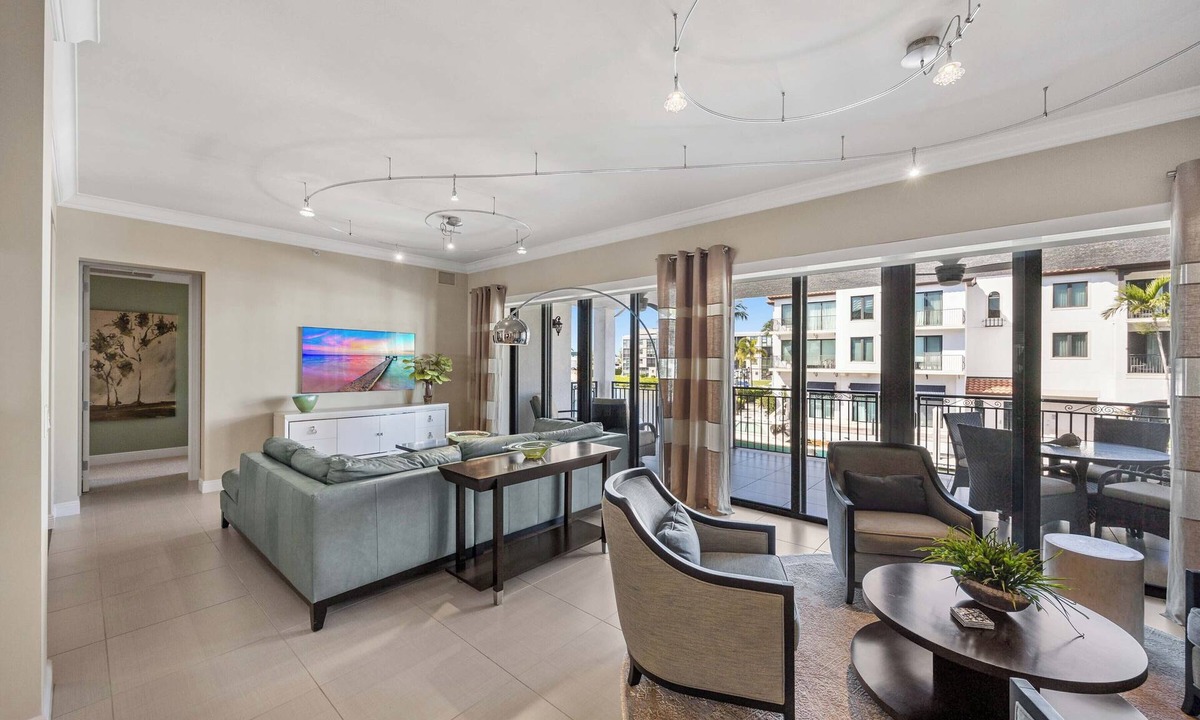 Royal Harbor Condo | Waterfront Luxury Condo - Naples Bay Resort