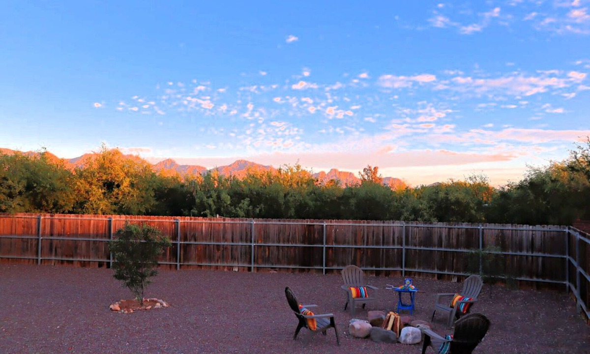 Catalina House | WINTER WHERE IT'S WARMER! One-Story, Patio w/Mountain Views & Washer/Dryer!