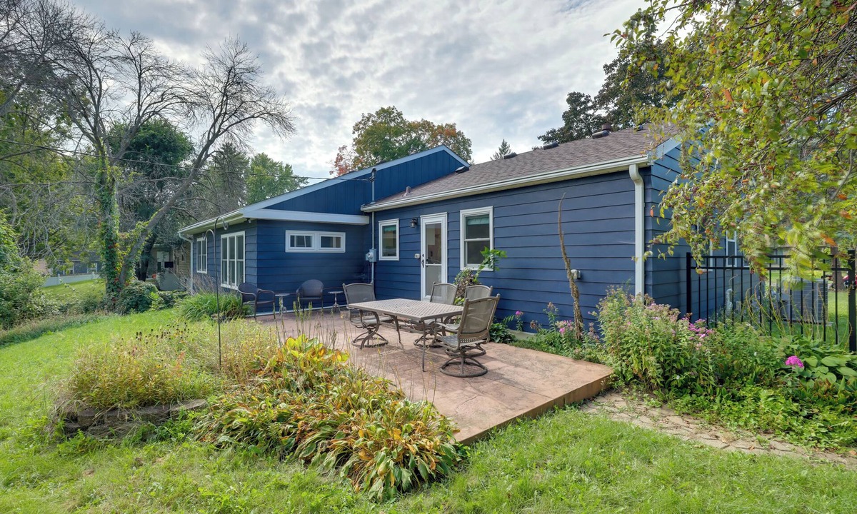 Golden Valley House | Work & Play Near Dtwn Minneapolis: Family Home
