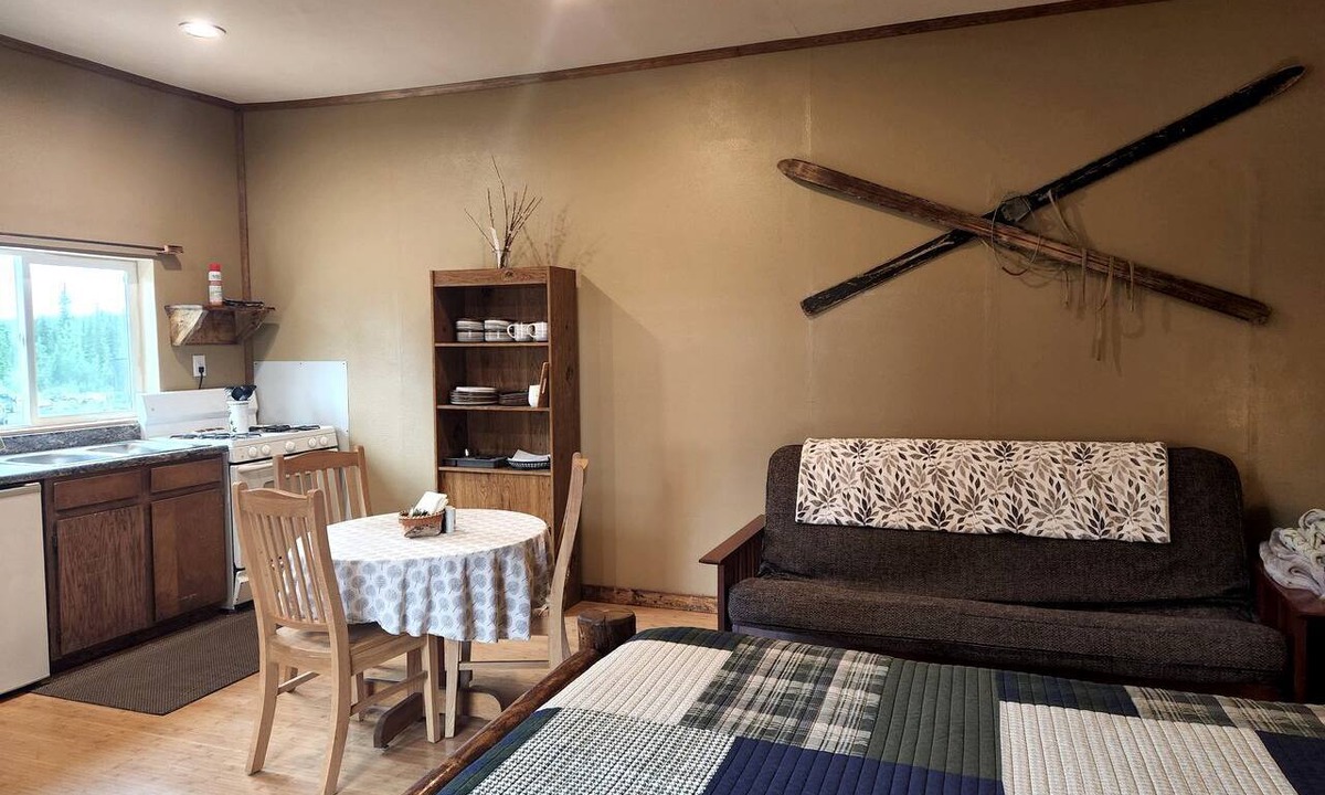 Slana Cabin | Wrangell Mountains Glamping Cabin, Ideal to Discover the Alaskan Wilderness