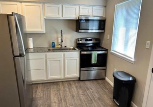 Carter #1 Two bedroom unit near Xavier Downtown