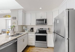 Oceanfront Third Floor Condo w/Panoramic Views, Balcony, & Shared Pool in Atlantic Beach