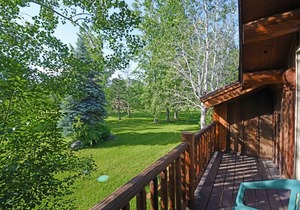 Running Wolf Studio – trail access, pool/hot tub, private balcony