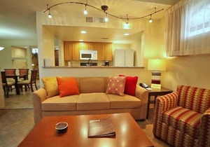 Scottsdale Camelback Resort Inviting 3BR Condo with Jacuzzi