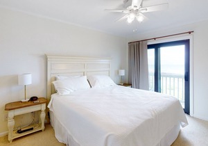 Second-Floor, Oceanfront Condo with Balcony, WiFi, Laundry & Shared Pool in Atlantic Beach