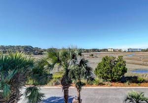 Spacious Oceanfront Home w/ Free WiFi, Views & Private Heated Outdoor Pool