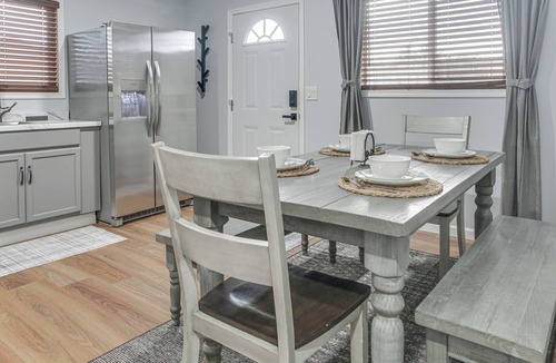 Sequim Apartment | 1 Mi to Dtwn Sequim: Modern Escape Near Everything