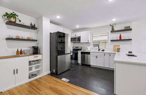 Diamond Lake House | 10 Minutes to MSP Mall of America Sleeps 5
