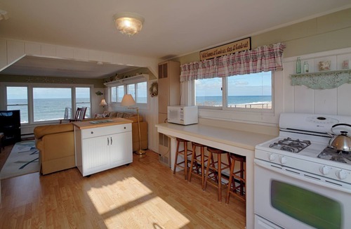 East Sandwich Cottage | 105 N. Shore Blvd B- Waterfront 3 BR Duplex on E. Sandwich Beach