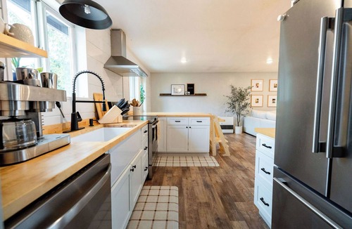 Sitka House | 105 Patterson Way - 3 bed, 1 bath
