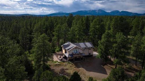 Durango House | 151 Oak Road