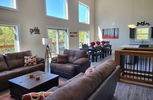 Forsyth House | 15min-BransonLanding,Pri-HotTub,Pool,GamesPoolTabl