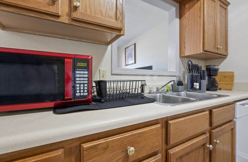 Fort Smith House | 1bed 1 bath kitchen to relax and rest your head