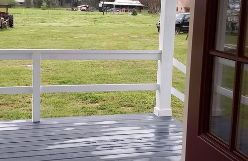 Lone Star House | 2 bedroom, one bath house with Lakeview to Lone Star Lake.