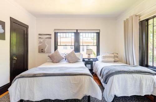 Poets Corner Apartment | 2 - Berkeley Private 1 Bedroom Apartment with Laundry