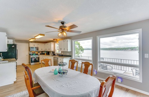 Osage Beach Cottage | 2 Decks, Lake Views! Group Escape in Osage Beach
