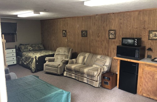Board Camp Apartment | #2 Farm Charm Kitchenette near Wolf Pen trails, alcohol/smoke-free environment