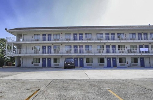 Camp Hill Apartment | 2 Full Bed|Smk|New Cumberland, PA