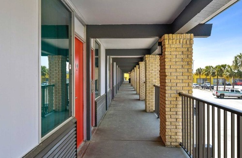 Lake Park Apartment | 2 Full Bed | Smoking