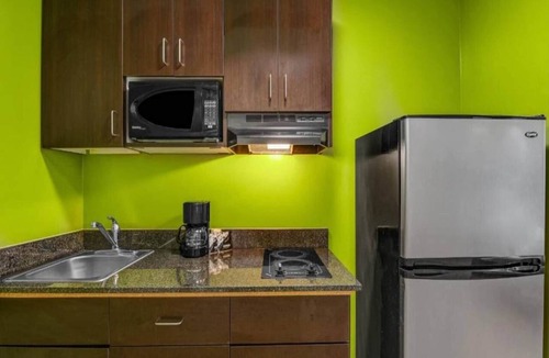 Chamblee Apartment | 2 Full bed | Smoking